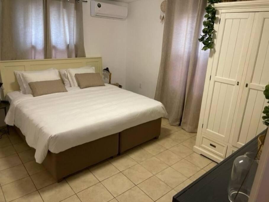 וילמסטאד Villa Susanna 3 Bedroom 2 Bathroom House Sleeps 6Plus מראה חיצוני תמונה