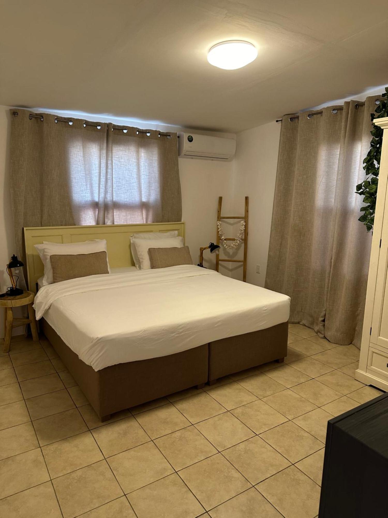 וילמסטאד Villa Susanna 3 Bedroom 2 Bathroom House Sleeps 6Plus מראה חיצוני תמונה